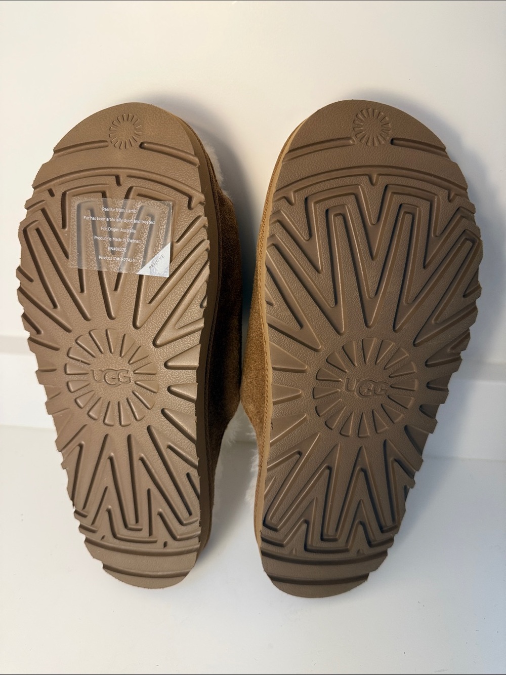 UGG Greenport Brown & Cream Shearling-Lined Slides - Size 7 - Picture 8 of 9